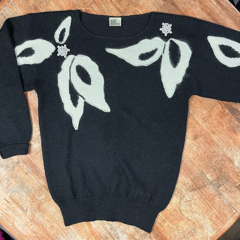 Vintage Angora Blend Beaded‎ Floral Knit Sweater Womens S Faux Pearl 80s Fuzzy